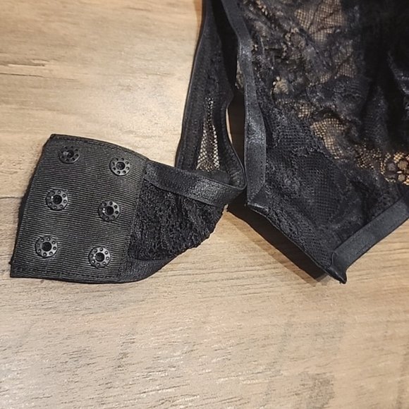 Torrid - Lacy Bondage Bodysuit with Neck Harness in Rich Black - Picture 9 of 14